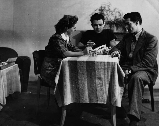 Jimmy%20Dean%2c%20Sylvia%20Cozer%20and%20Dumar%20in%20Paris%201946.psd