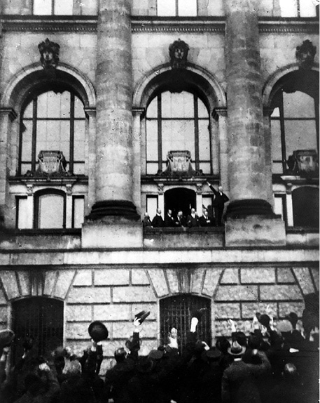 Philipp Scheidemann proclaims the German Republic at the Reichstag building